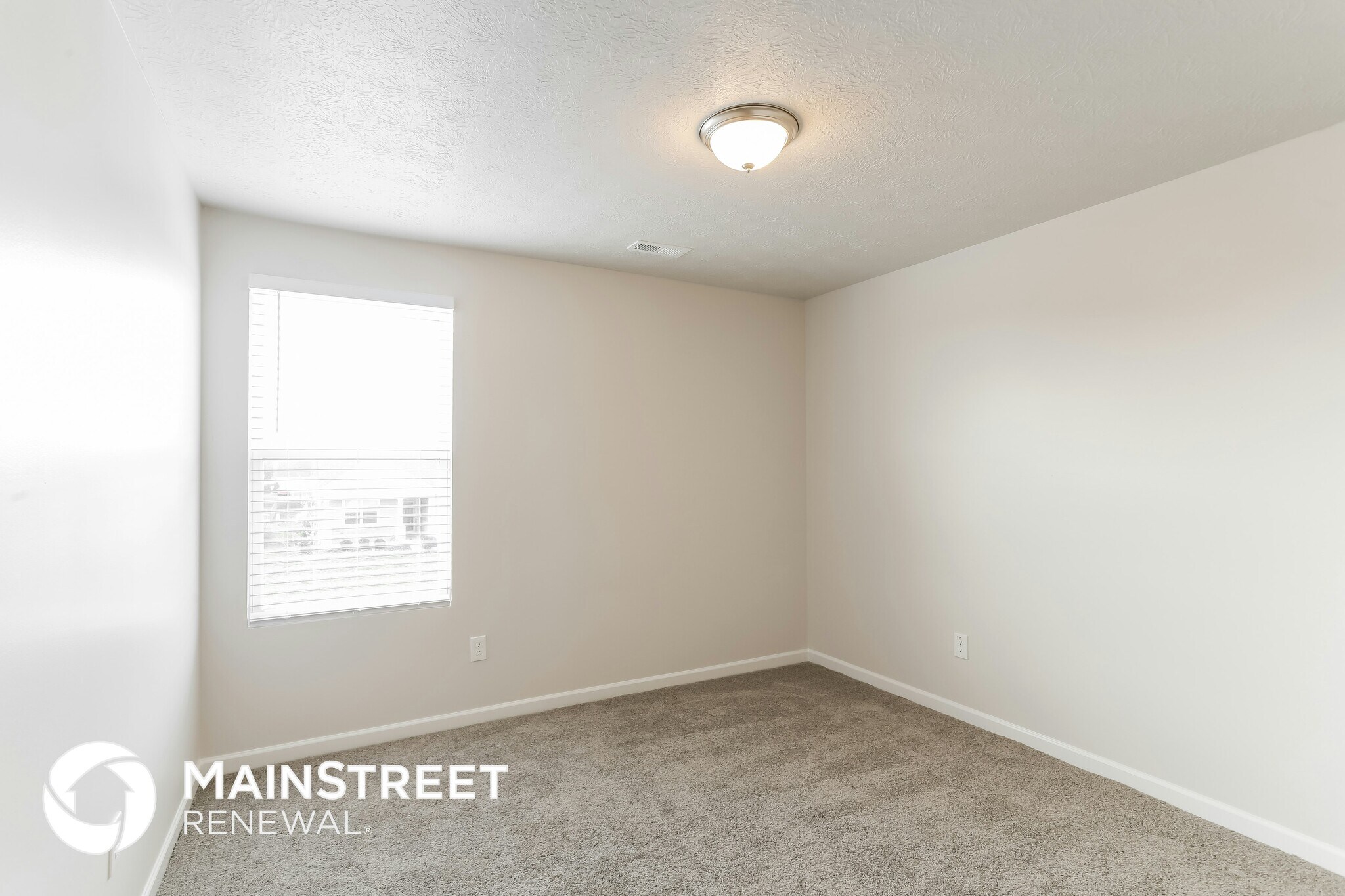 Building Photo - 5009 Roese Ave