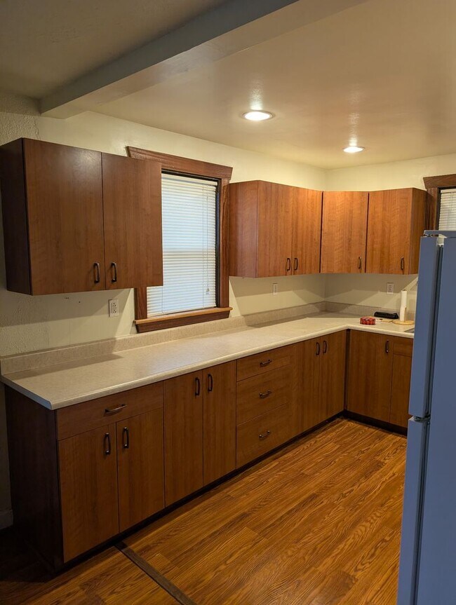 Building Photo - 3 Bd/1 Bath Home for Rent -- Available NOW!