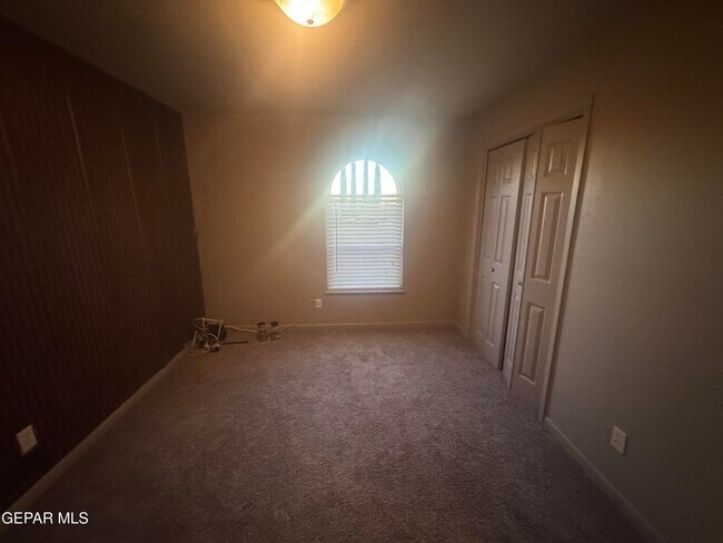 Building Photo - 6437 Dawn Dr