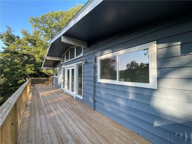 Building Photo - 42 Hope Dr