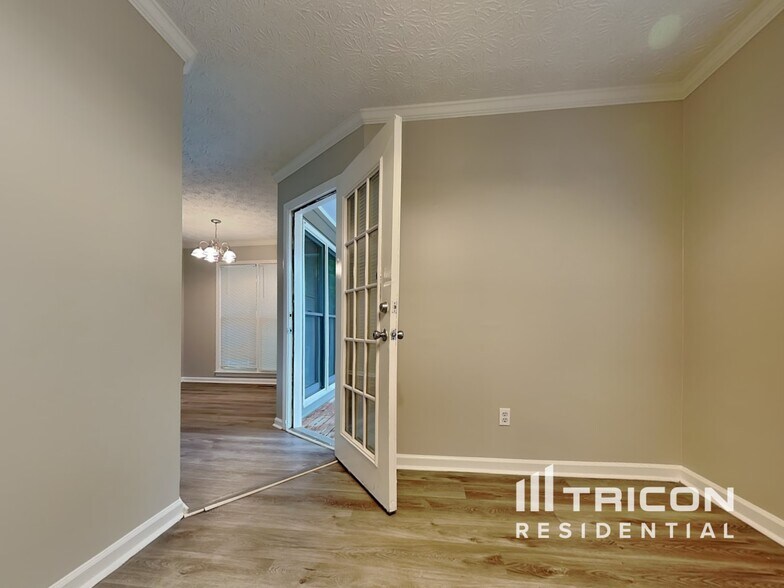 Building Photo - 40 Fair Ridge Ct