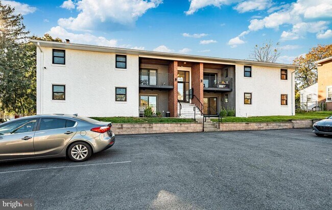 Building Photo - 530 Washington Ave