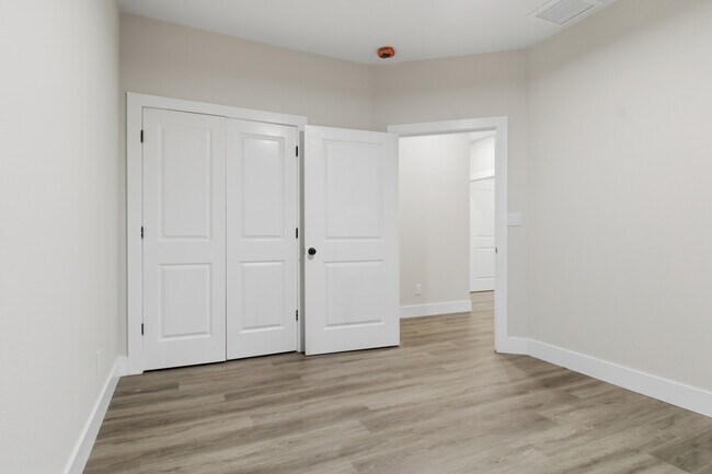 Building Photo - 2205 E 148th Ave