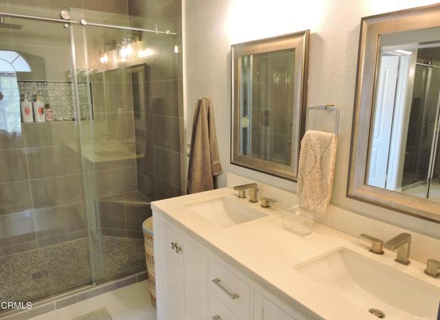 Building Photo - 650 Ivywood Ln