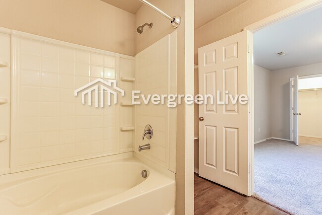 Building Photo - 12 Spring Ridge Lane