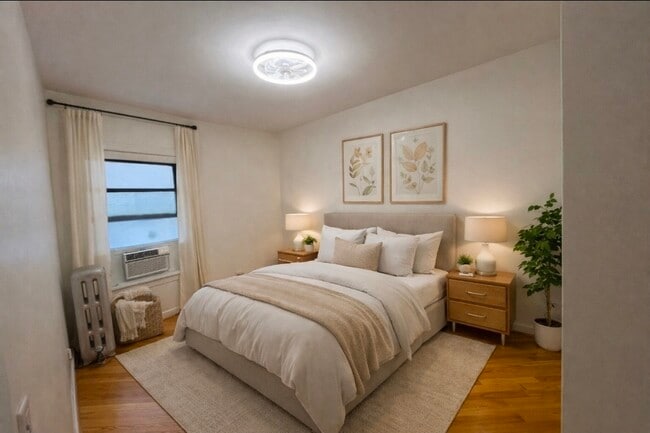 Building Photo - 6964 1/2 N Sheridan Rd