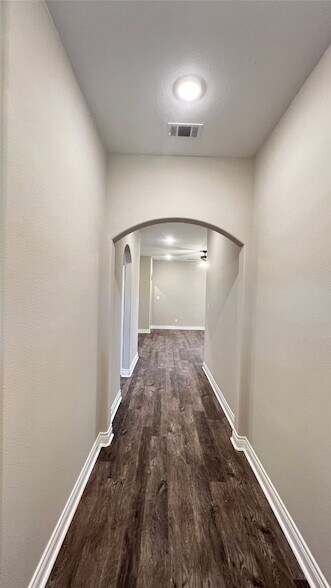 Building Photo - 6110 Coles Ln