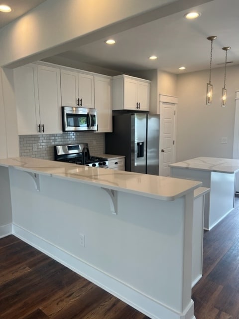 Building Photo - Tri-level home with attached 2 car garage in Belle Meade Highlands!