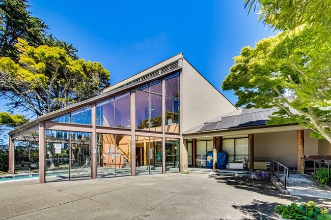Building Photo - 208 N Lake Merced Hills