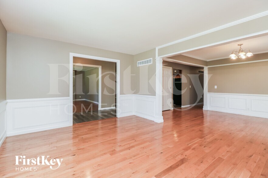 Building Photo - 3598 Whispering Woods Dr