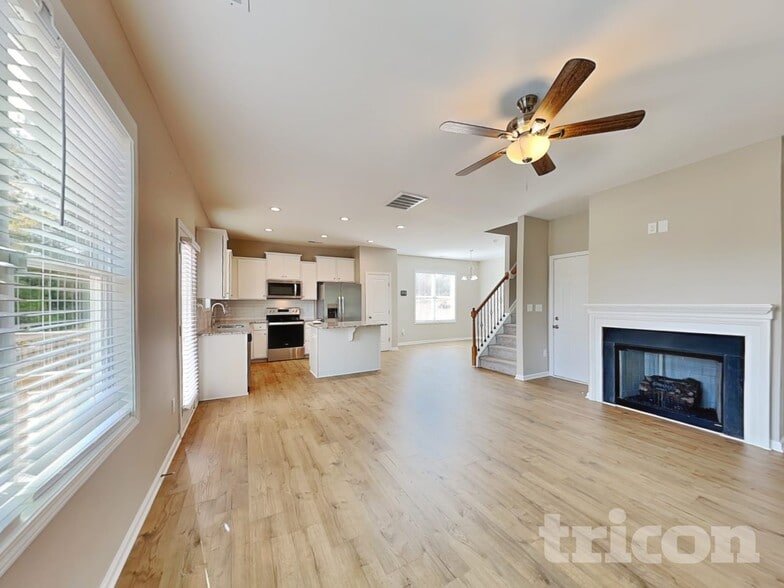 Building Photo - 76 Fresco Dr