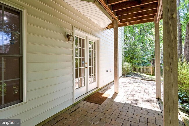 Building Photo - 2202 Sarah Woods Ct