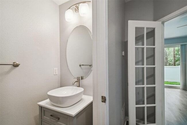 Building Photo - 3183 Bayshore Oaks Dr