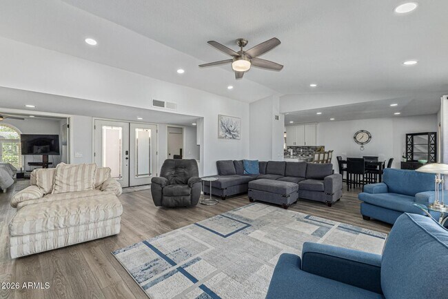 Building Photo - 26241 S Lakemont Dr