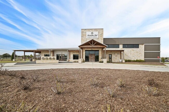 Building Photo - 327 Jolly Ginger Dr