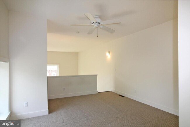 Building Photo - 71 N Main St