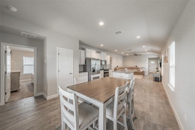 Building Photo - 612 Capstone Cir