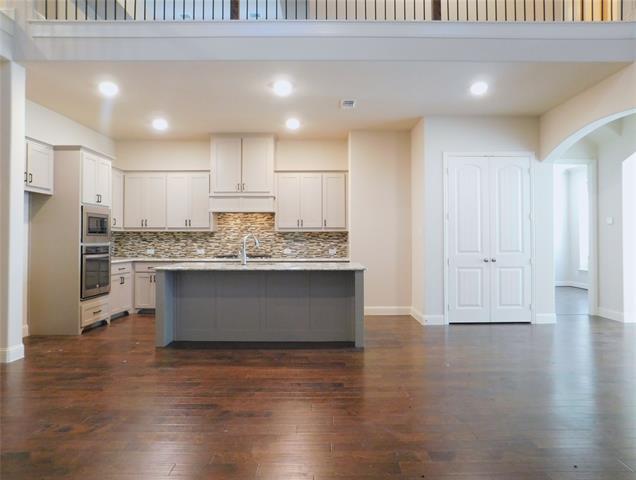 Building Photo - 1704 Serra Dr