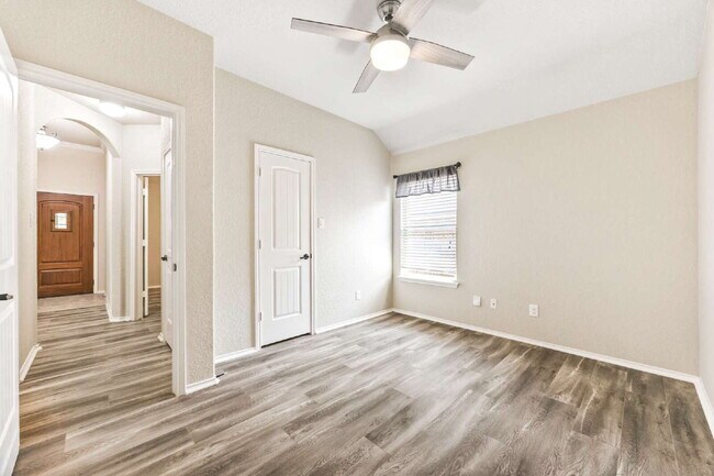 Building Photo - 209 Rawhide Way