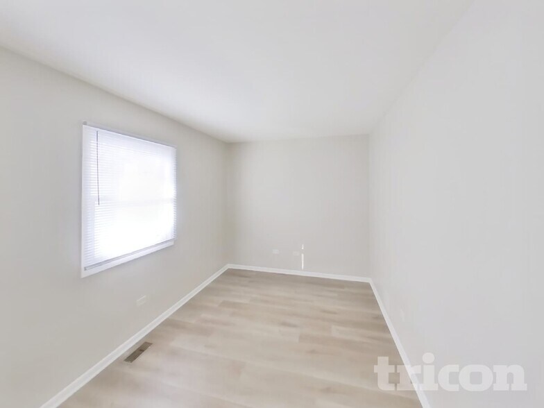 Building Photo - 24882 W Forest Dr