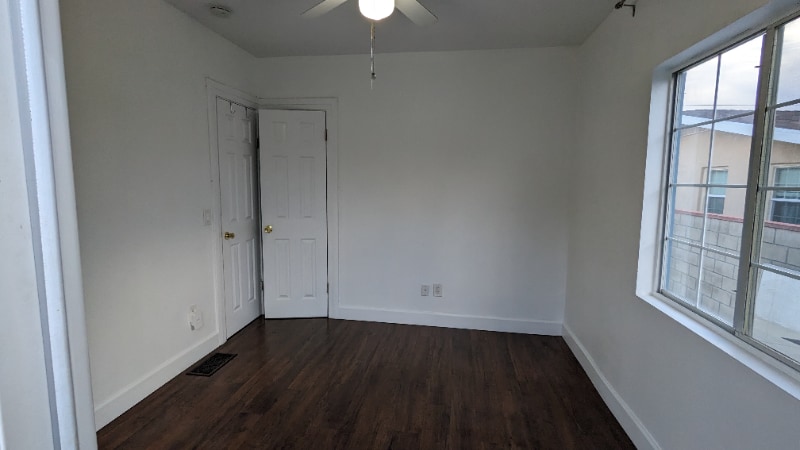 Building Photo - 1122 E Harvard St