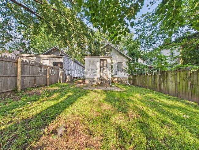 Building Photo - 3310 Tracy Ave