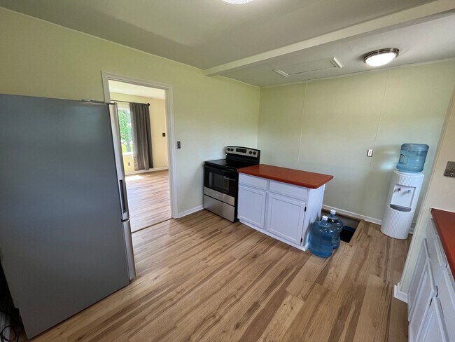 Building Photo - Two Bedroom Single Family Home on 3 Acres!