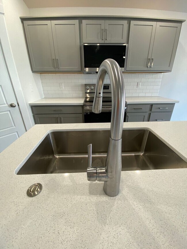 Building Photo - 4 Bedroom 2 Bath Single Level in Meridian Eagle & Ustick available 06/22/26