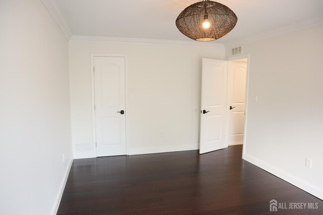 Building Photo - 1306 Commons at Kingswood Dr