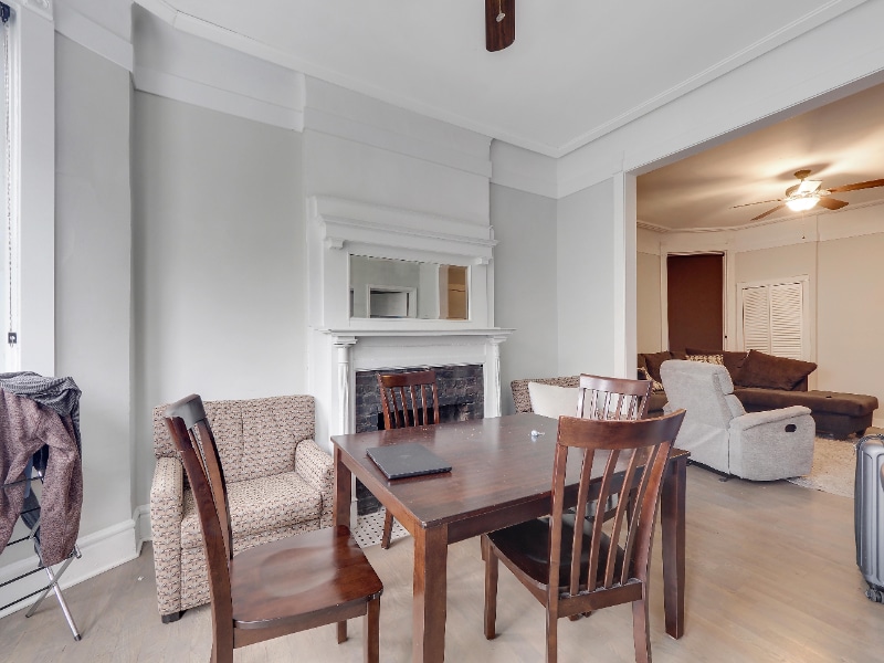 Building Photo - 2652 N Halsted St