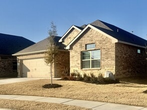 Building Photo - 1204 Marsha Ln