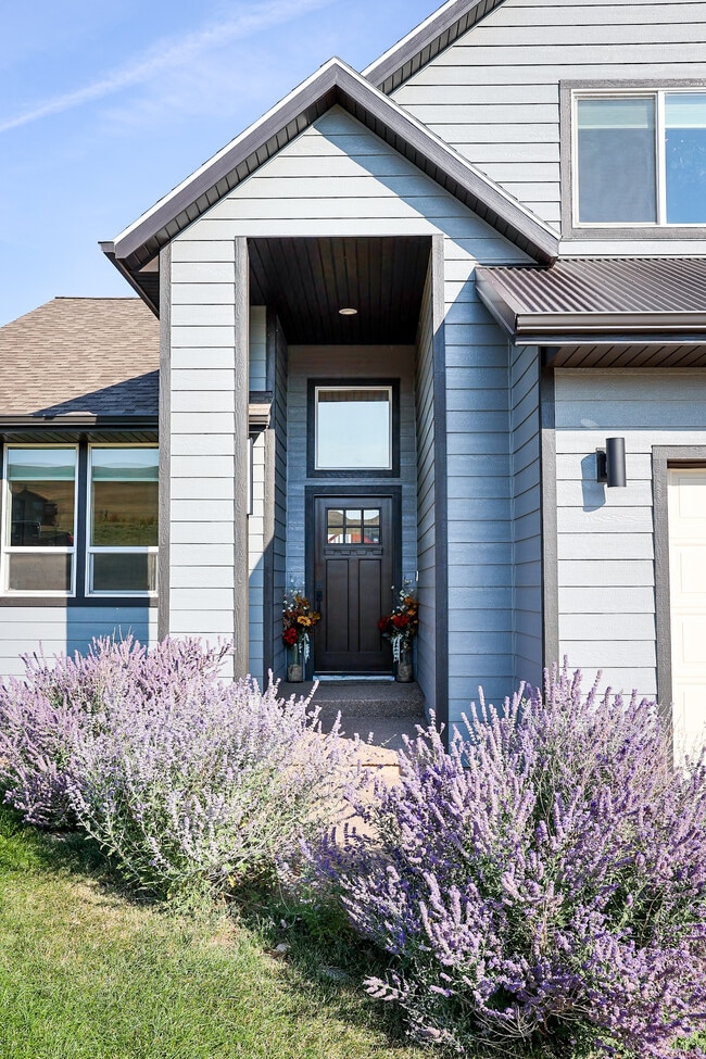 Building Photo - 45 Butch Cassidy Loop