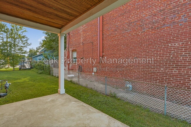 Building Photo - 3022 Grayland Ave