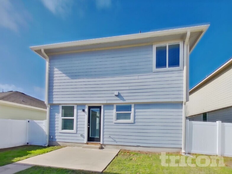 Building Photo - 18521 Mammoth Cave Blvd