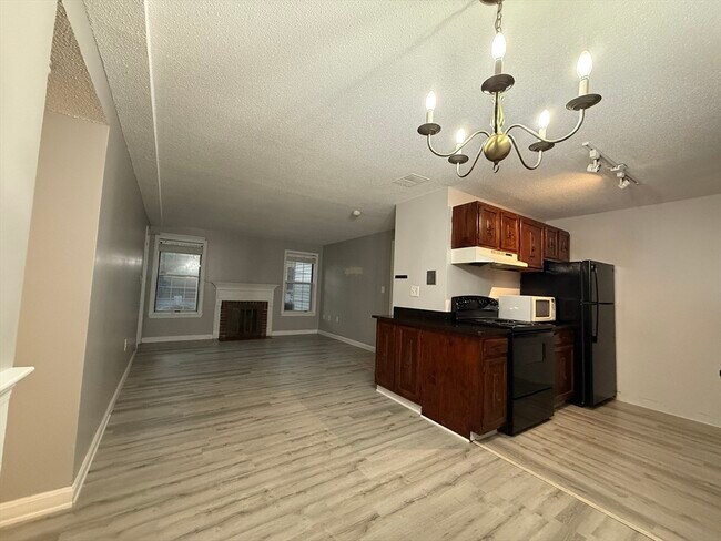 Building Photo - 34 Walden Dr