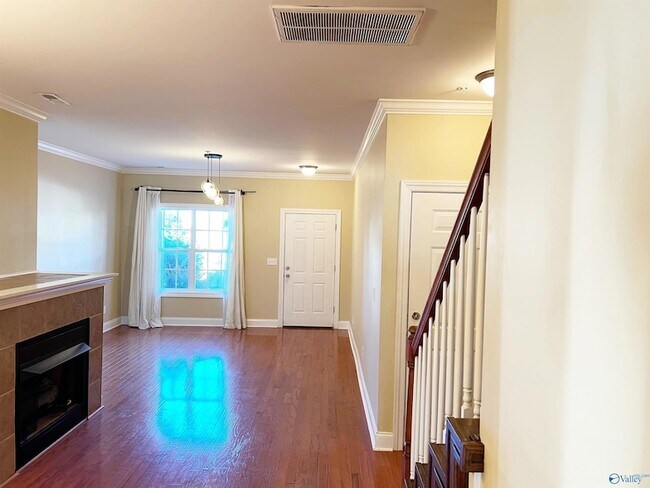 Building Photo - 470 Shamrock Dr