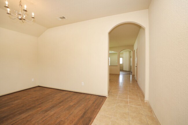 Building Photo - 20427 Shiloh Mist Ln