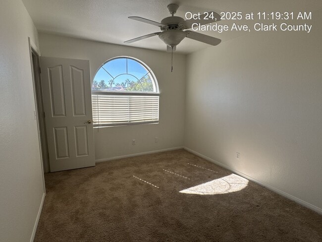 Building Photo - Tri-Level Home with Pool & Spa in Henderso...