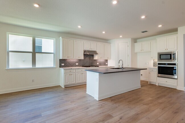 Building Photo - 1040 Villa Rialto View