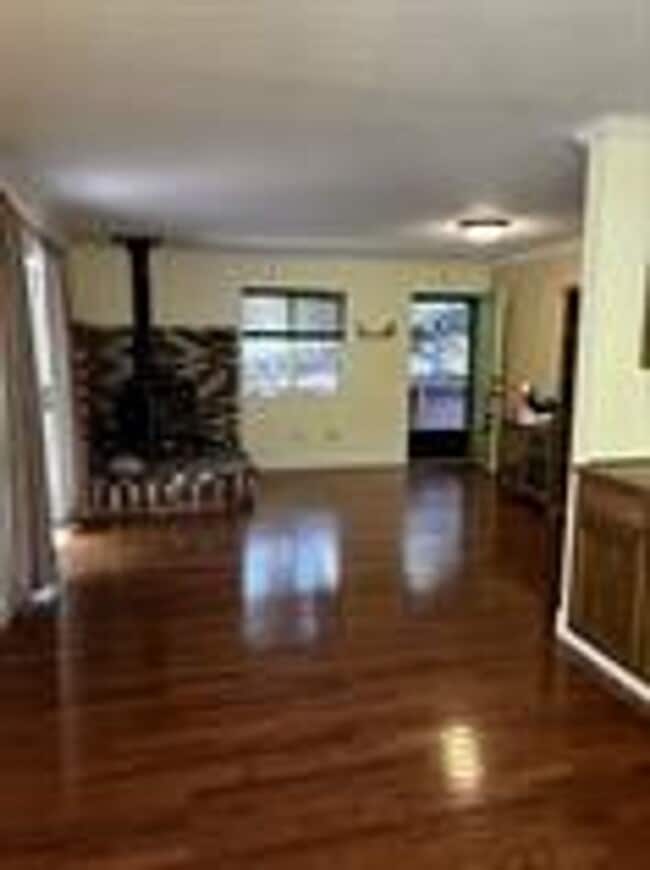 Building Photo - Affordable Mi Wuk Home