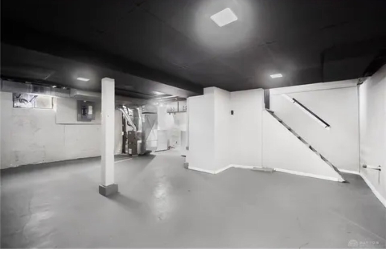 Building Photo - 2116 Moreland Ave