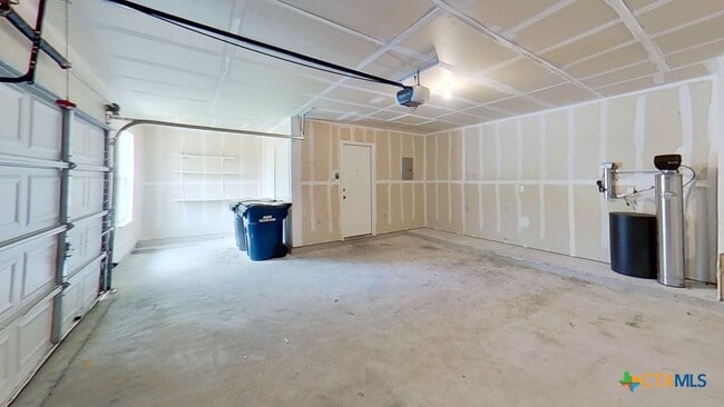 Building Photo - 411 Quail Hollow Dr