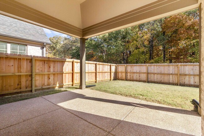 Building Photo - 584 Holden Dr