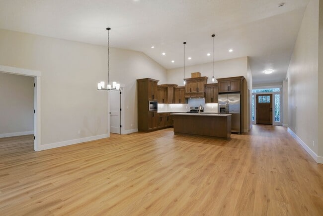 Building Photo - 3Bd/2Ba Single Story Home - Available earl...