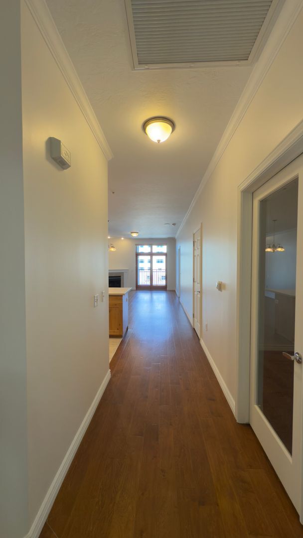 Building Photo - Luxury High Rise in Downtown Provo