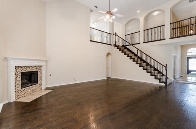 Building Photo - 107 Pinedale Dr