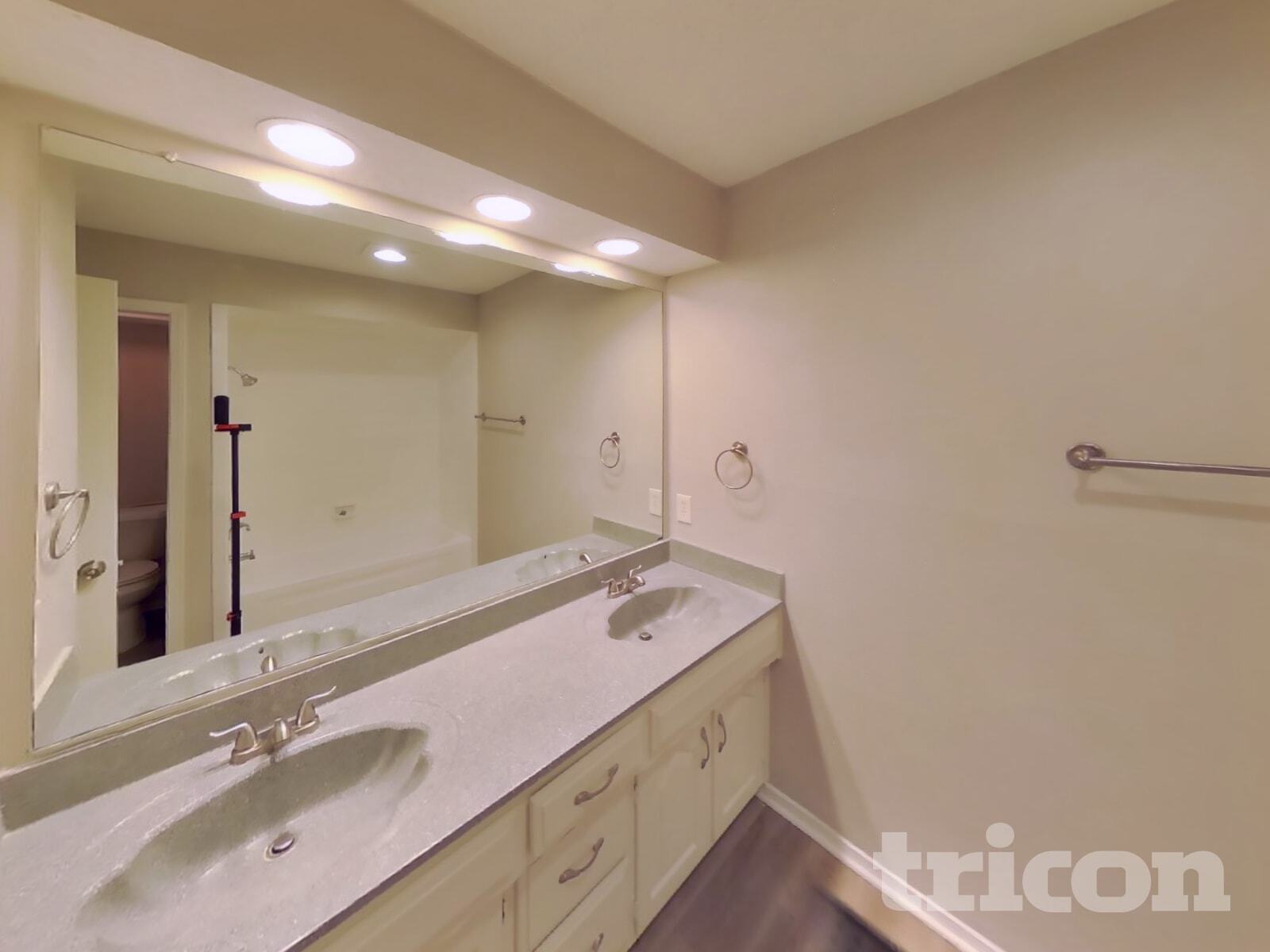 Building Photo - 3225 Hastings St