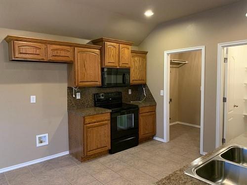 Building Photo - 605 E Juniper Ln