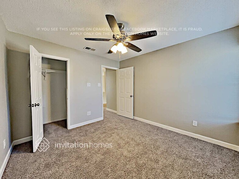 Building Photo - 7992 Roundtable Rd