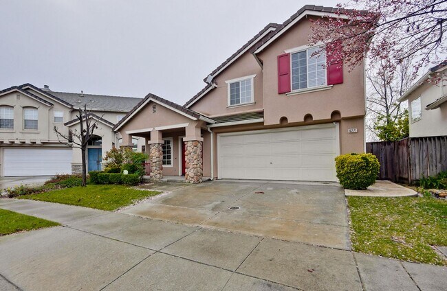 Building Photo - Awesome 3 Bedroom  Home Near Rivermark Plaza!